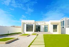 Modern Single‑Level Villa | Large Private Garden