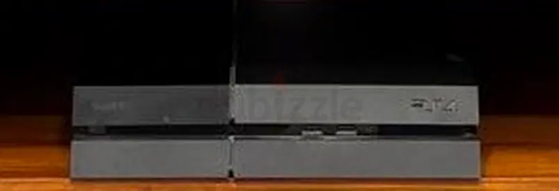 Sony PlayStation 4 (Original) + 1 Working Controller