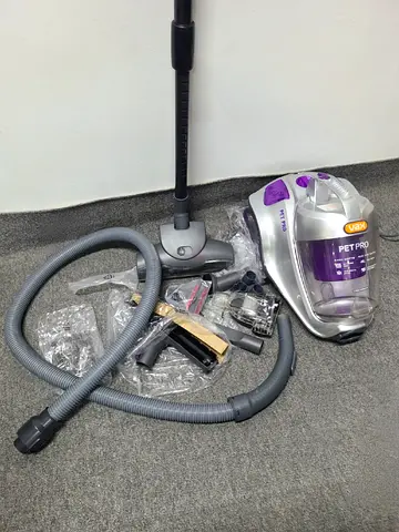 Vax pet pro vacuum cleaner 2400w 4L good condition