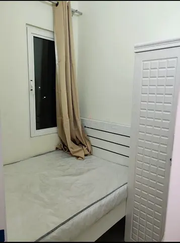 Couple Partition available in discovery gardens