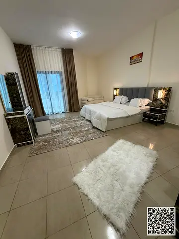 🏡 أول ساكن – أفخم وأرقى شقة غرفتين وصالة مفروشة بالكامل للإيجار الشهري في ابراج الديوان كورنيش عجمان✨ 🔹 لا تُفوّت الفرصة للسكن في واحدة من أرقى شقق