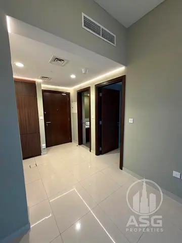 High Floor | Canal View | Ready to move-in