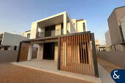 Internal Villa | Single Row | Green Belt