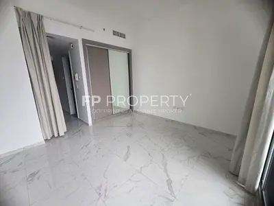 Unfurnished studio | Spacious | Kitchen Appliances