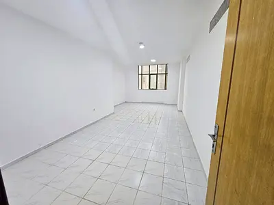 اطلالة مفتوحة افخم شقة 3 غرف وصالة بلكونة جميع الجنسيات موقع مميز سهل المخرج علي دبي