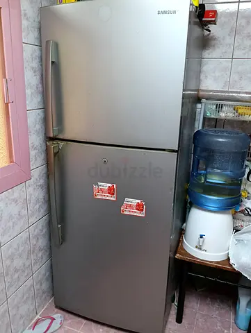 Samsung 2-door Refrigerator (Top Freezer) - Silver, Works Well