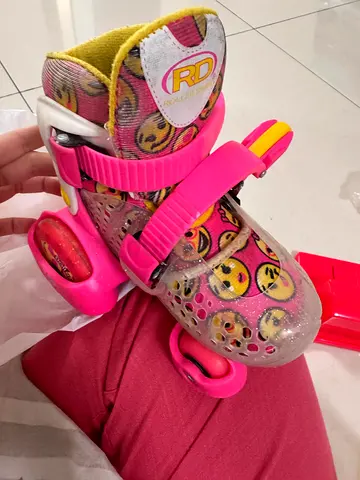 Roller skates - 4 wheels/ girls/ ideal for 2-6 years in a very good condition.