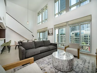 DOWNTOWN 2 BR DUPLEX -AVAILABLE NOW