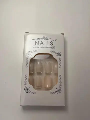 Natural press on nails