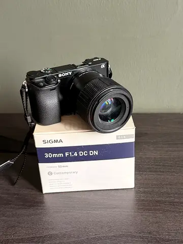 Sony A6000 + Sigma 30mm F1.4 DC DN Lens