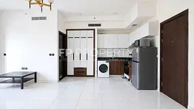 Vaccant Unit | Bright Studio | Open View