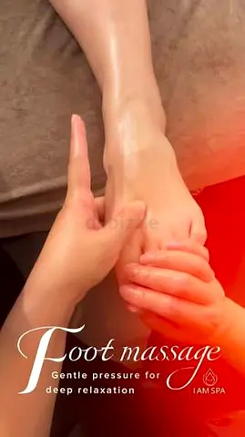 A skilled clinical therapist specializing in the treatment of back pain, muscle conditions, and foot