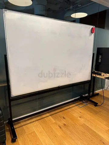 Large Whiteboard on stand/wheels + markers + eraser