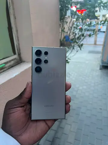 Samsung smartphone - good condition, working