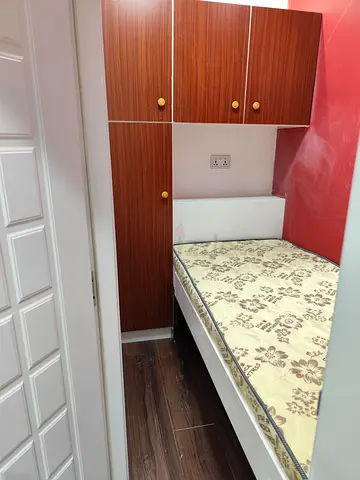 Partition for lady, business bay