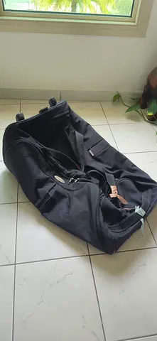 Samsonite Wheeled Travel Duffel Bag – Large Capacity – Good Condition