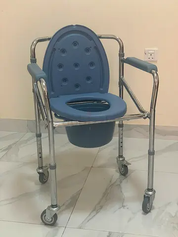 Commode Chair with Wheels – Like New (Only Used 2 Times)