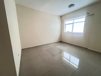 مساحات واسعة واطلالةاماميه مفتوحة وتشطيبات ممتازه كه تسهيلات مرنة في السداد وموقع حيوي قريب لكاغة التسهيلات الخدميه وقريب لمخرج دبي وعجمان