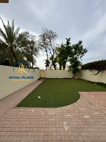 VACANT | OPEN KITCHEN | SPACIOUS | WELL MAINTAINED