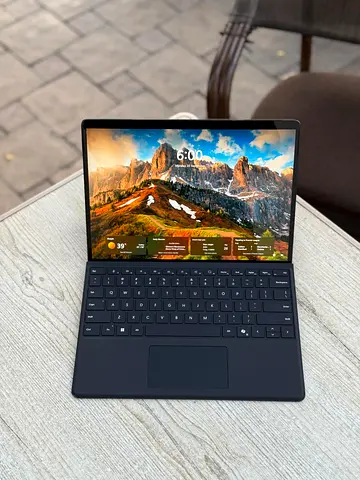 Microsoft Surface Pro 8 Core i7 With 16GB Ram And 256GB SSD