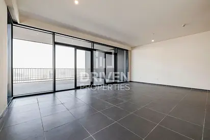 Spacious | High Floor | Full Sea and Burj View