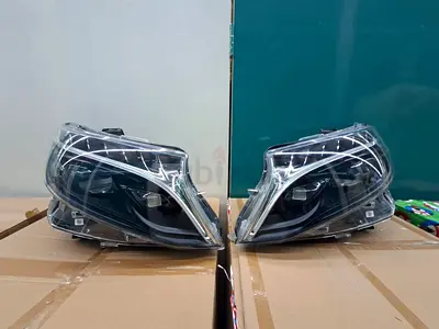 V-Class 2024 Front LED Headlights – Genuine – Excellent Condition