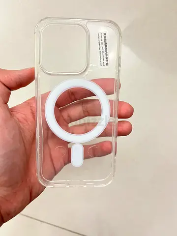 iPhone 15 pro clear MagSafe cover very good and strong