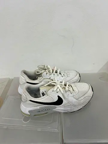 Nike Airmax White Nike sneakers - lightly used