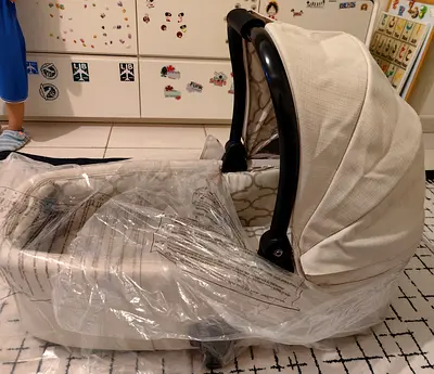 Mamas papas Baby Bassinet/carrycot in Excellent Condition