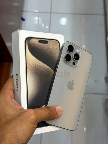 15promax 256gb TDRA with box and cable