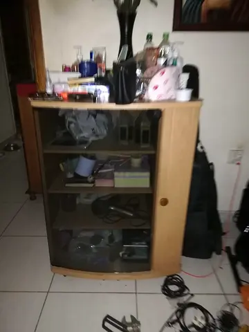 Slim TV Table with wheels in very good condition