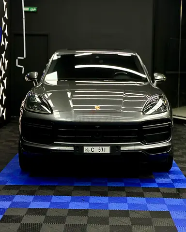 Porsche Cayenne Turbo – Quartz Grey | Burgundy Interior | GCC specs | ACCIDENT FREE