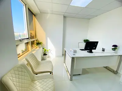 Modern Office | Bank Account Assistance | Free Amenities |