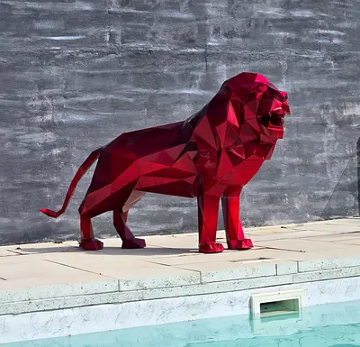 Custom Welded Lion Sculpture – Luxury Outdoor Polygonal Art Piece