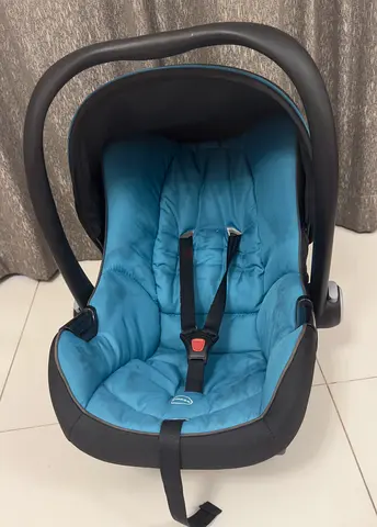 Infant Car Seat in Excellent Condition for at 35 aed only