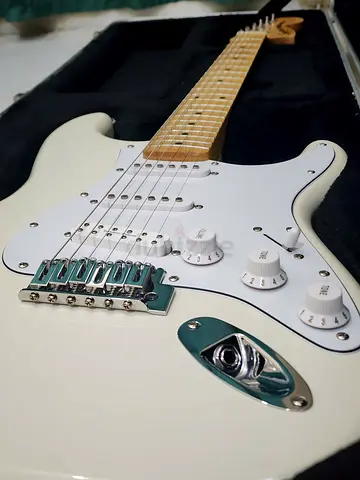 2 ELECTRIC GUITARS
