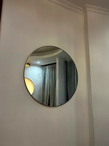 Round wall mirror