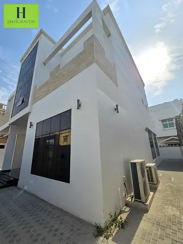 Brand New Luxurious 4BR Villa Near Beach