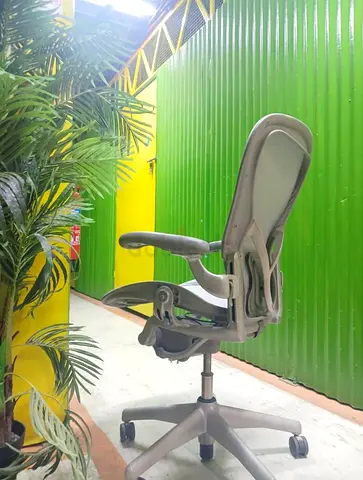 Herman Miller Chair for Selling Size C Fully Adjustable The Most Comfortable Great for Back