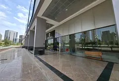 Vacant | Huge Space | Floor-to-ceiling windows