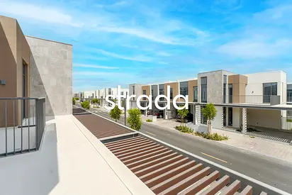 Vacant | Single row | Modern | 3 BR + Maid