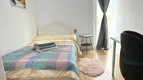 Discounted room for rent in a high end villa