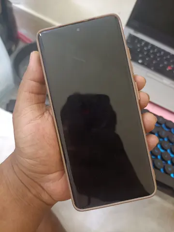 Samsung smartphone (S21 Ultra) - working, light wear