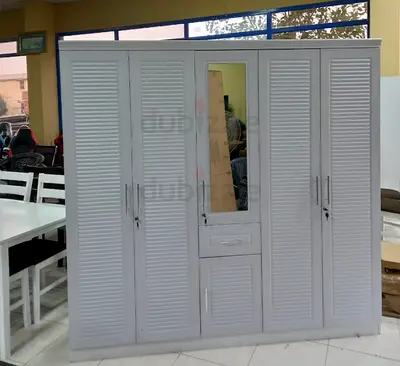 5 door Cabinet