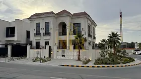 A villa with all electricity and water fees included, on the main street, ready to move in, in the m