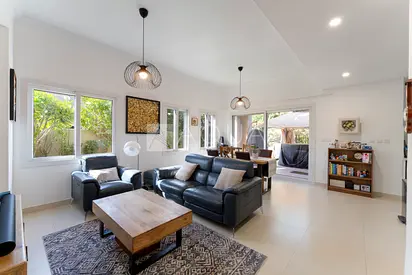 Corner End | Big Plot | Type B | Vacant