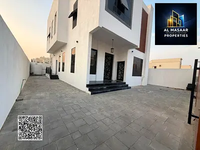 Villa on a street and alley, two floors, 5 master bedrooms, price includes electricity, water and air conditioning, in a prime location directly behind services.