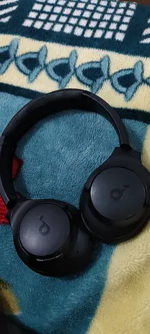 Over-ear Bluetooth headphones (used)