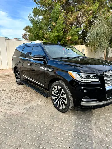 Mint condition lincoln navigator