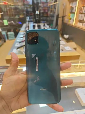 Huawei Mobile Phone in Green, Brand New Condition